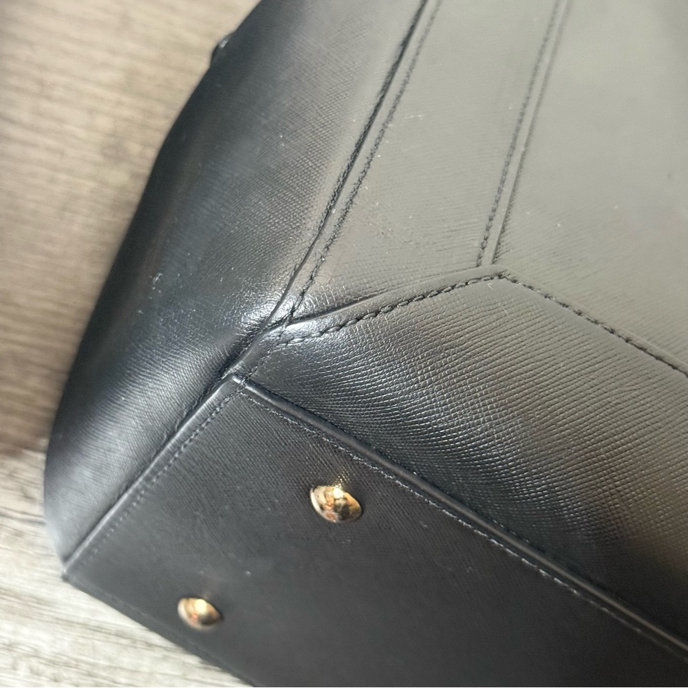 💎MCM DARK NAVY BLUE SAFFIANO LEATHER LAPTOP BAG💎 - Picture 14 of 16